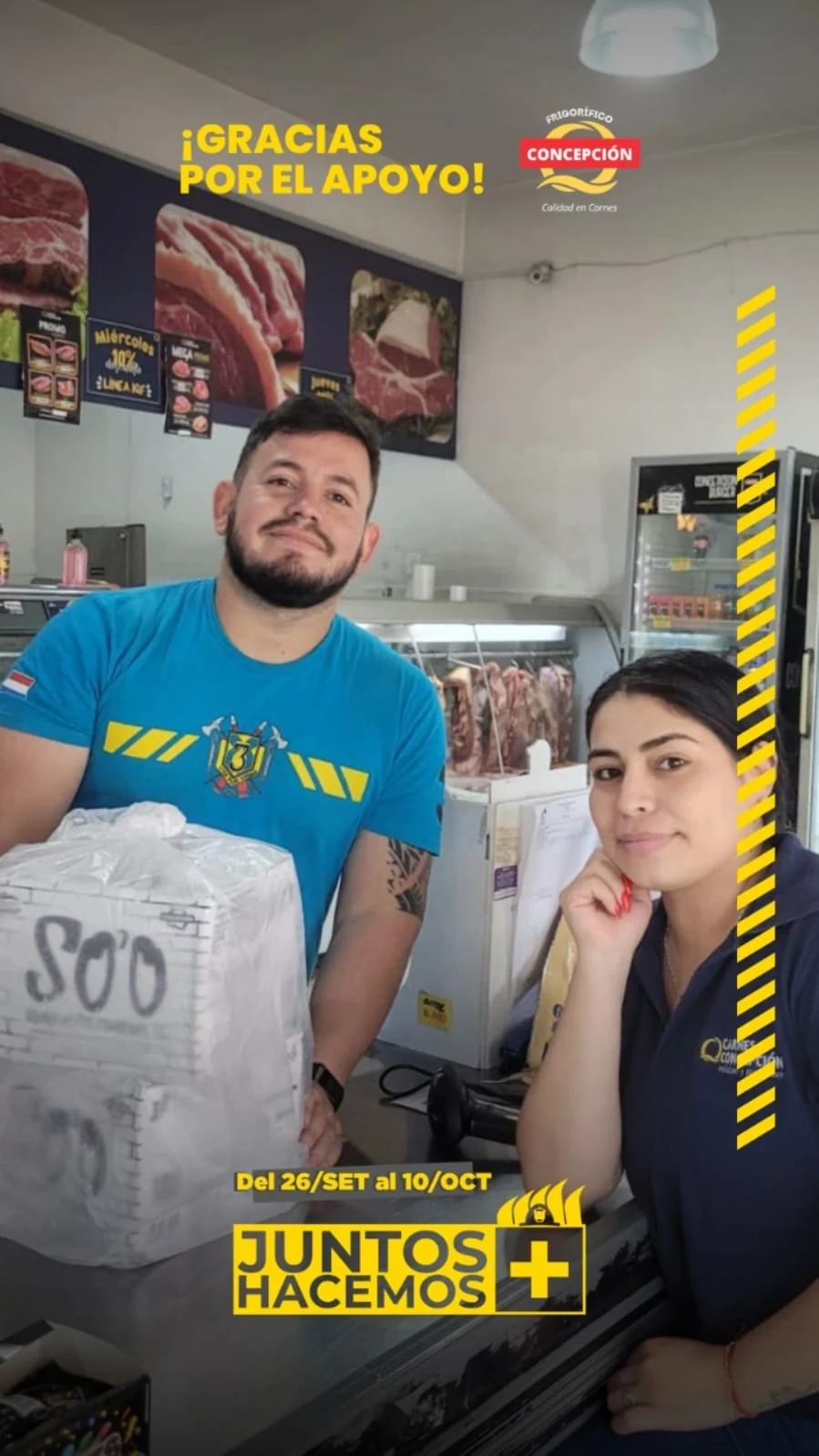 Voluntario de K3 y colaboradora junto a un aporte para la colecta